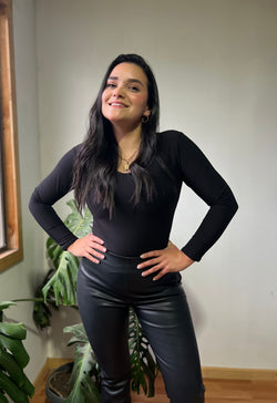 Body manga larga negro