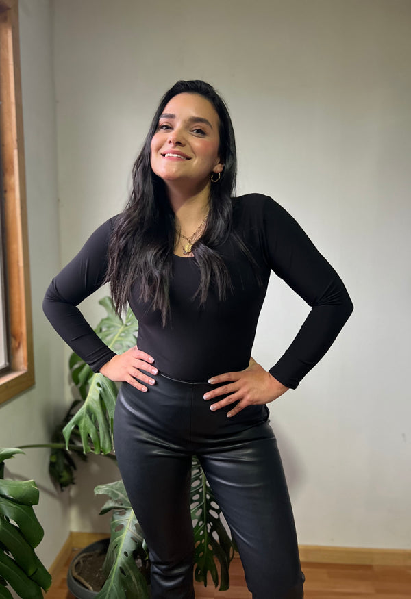 Body manga larga negro