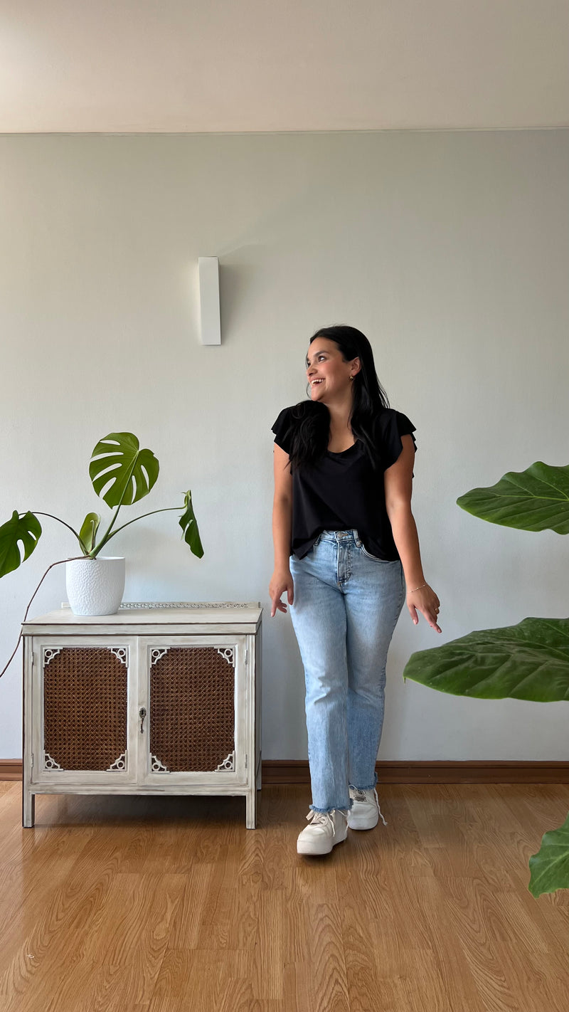 Polera Clara Negra